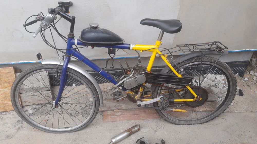 Rower z silnikiem spalinowym