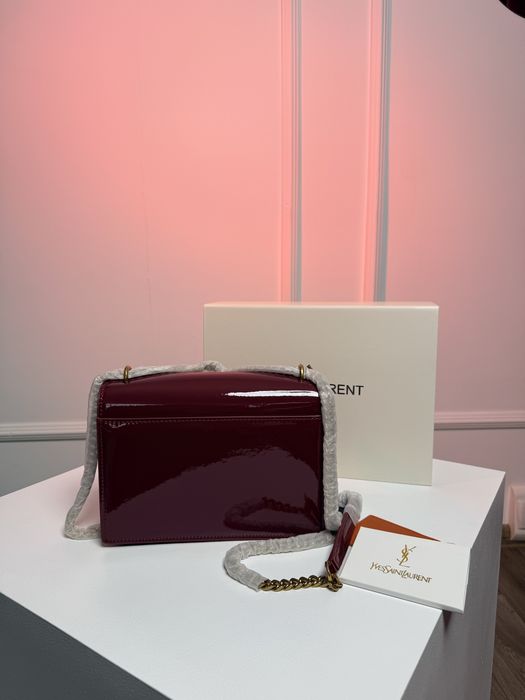 Сумка YSL Yves Saint Laurent Sunset Medium in Chain Bag in Burgundy