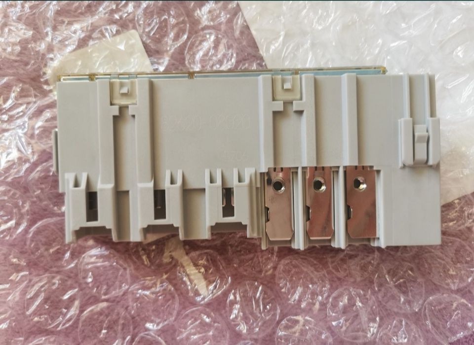 Блок GSL2#, плавких вставок 82620-08020
