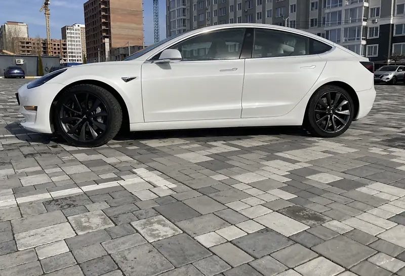 Продам TESLA 3 long range DUAL MOTOR 4x4