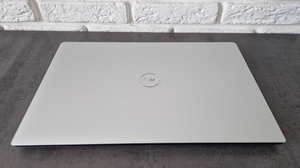 Ноутбук Dell XPS 15 7590 / i5-9300H/ 12 GB RAM / SSD 256