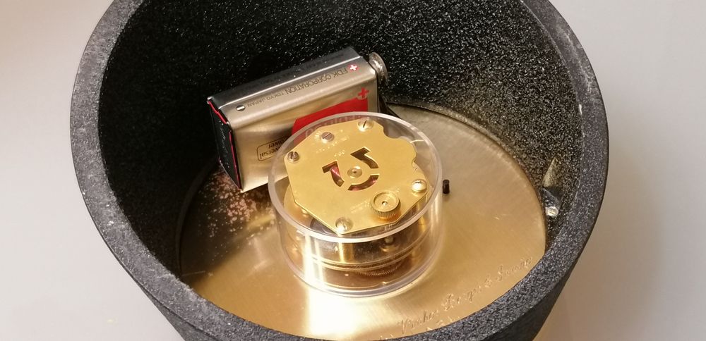 Relógio omega mesa truncated electromecânico