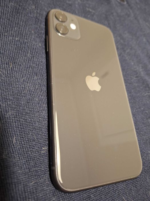 iPhone 11 64 gb акб 83%