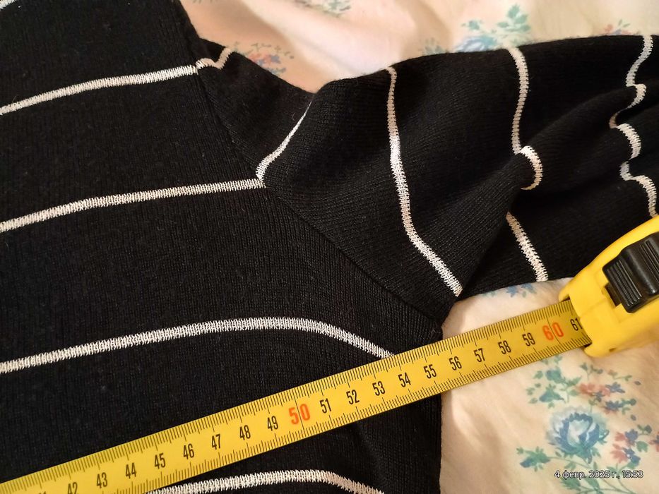 Джемпер жіночий вовняний в ідеальному стані