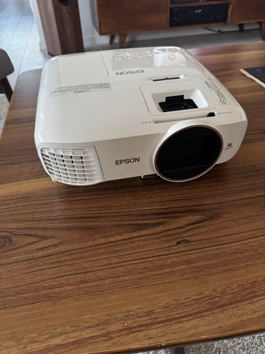 Projektor epson eh-tw5650 - tylko 150 godzin pracy