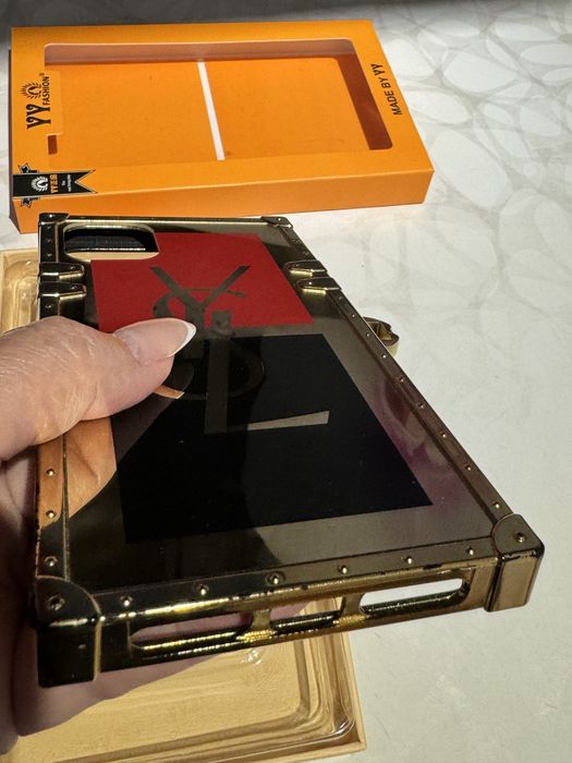 Брендовые чехлы  на Iphone 11 Pro Max