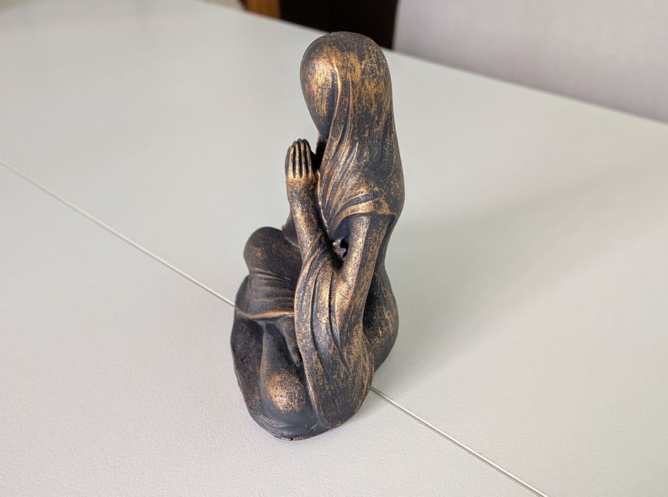 Estatueta Decorativa de Meditação