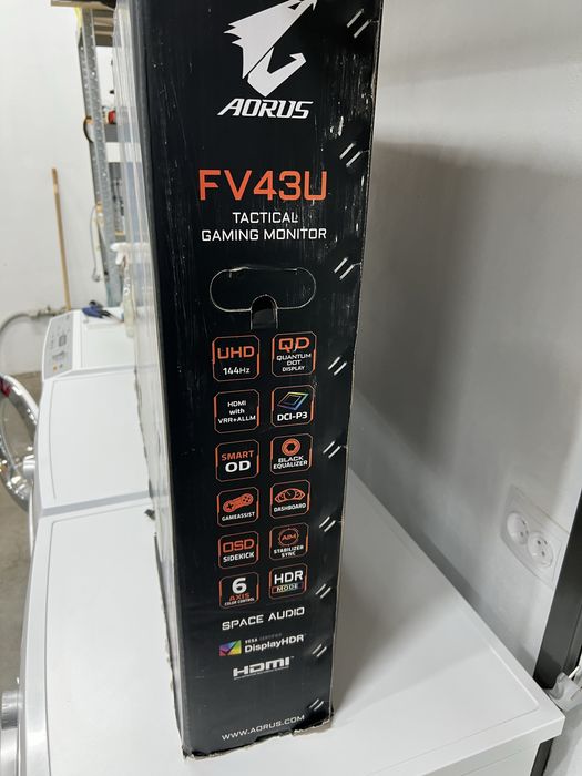 Монітор Gigabyte Aorus FV43U