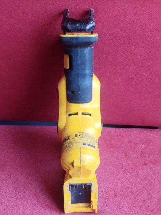 Piła szablasta lisica dewalt dcs387
