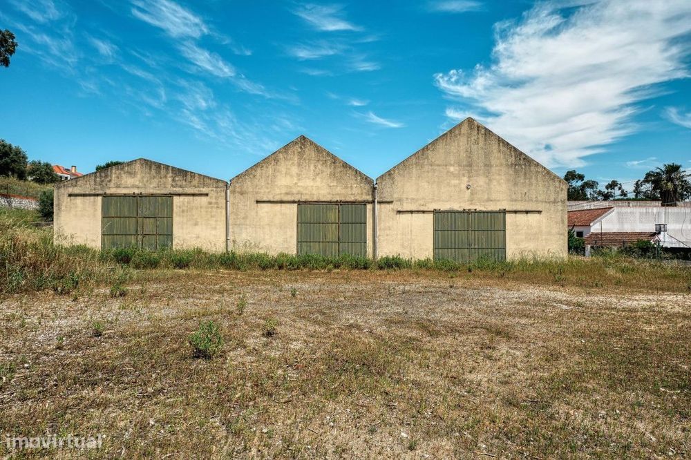 Historic Warehouse Complex with Conversion Potential | Manique do...