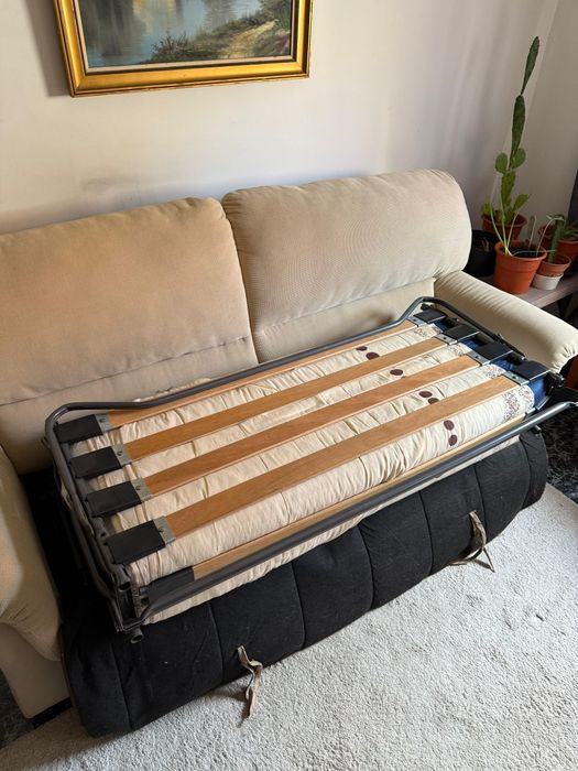 Sofá-cama bege - cambalhota