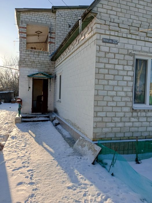 Продам дом два полных этажа на улице имеется кухня в доме ванна туалет