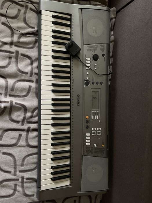 Синтезатор YAMAHA PSR 300