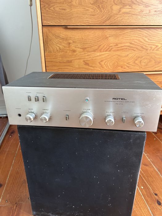 Amplificador ROTEL