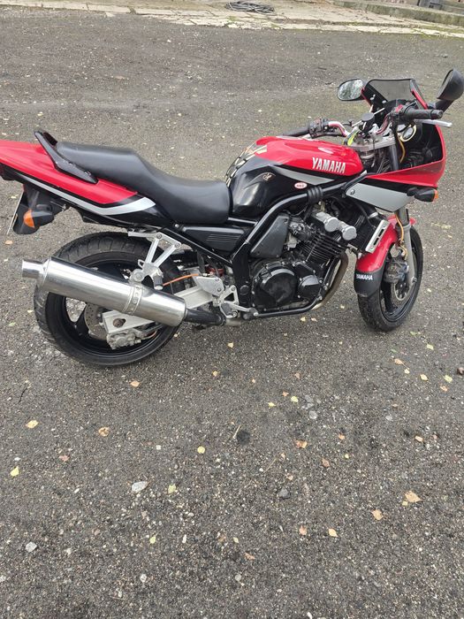 Motocykl Yamaha FZS 600