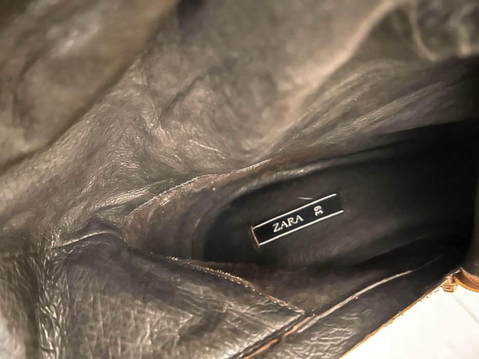 Botas da zara em pele no exterior e  interior, novas com salto de 9 cm