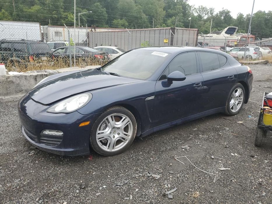 Porsche Panamera Panamera, Niski przebieg,  całe auto , nie uszkodzone