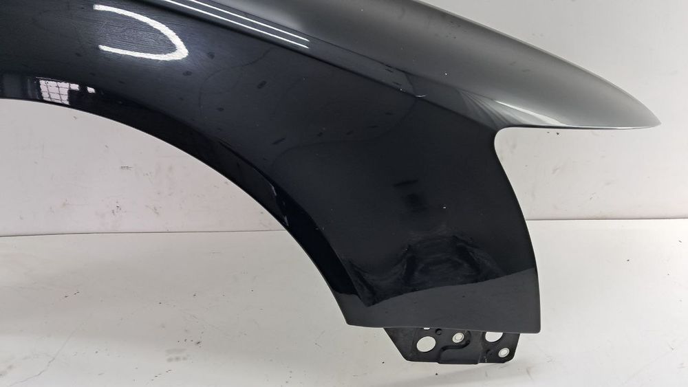 Крыло правое Audi A6 C6 2009-2011 4F0821104F