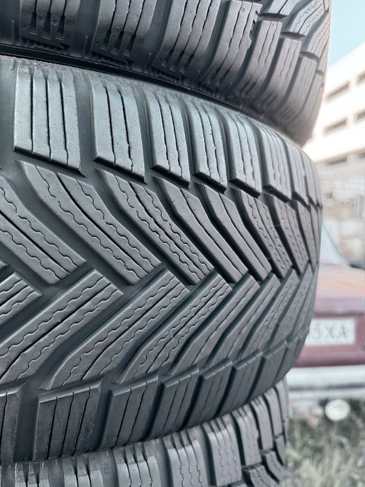 225 50 17 Michelin Alpin 6 90% 2022 Шини Зима
