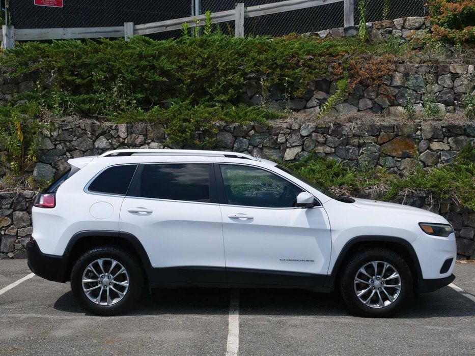 Jeep Cherokee Latitude Plus 4x4      2021