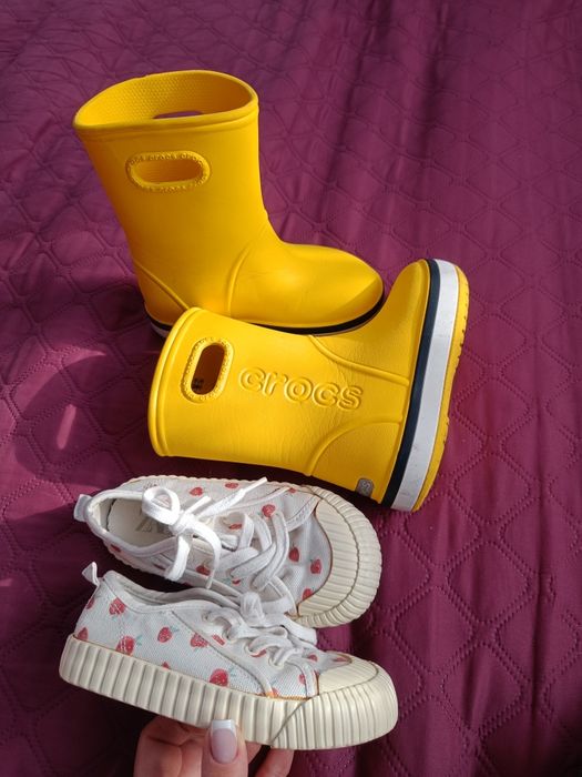 Взуття для дівчинки