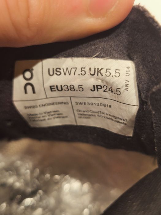 Oryginalne buty On Running Cloudtec