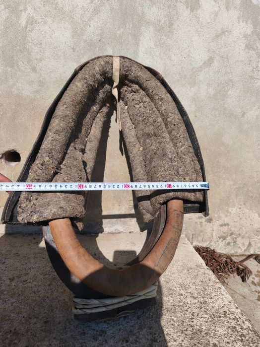 Хомут для коня і лоша