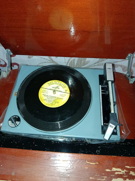 Радиола кантата 204