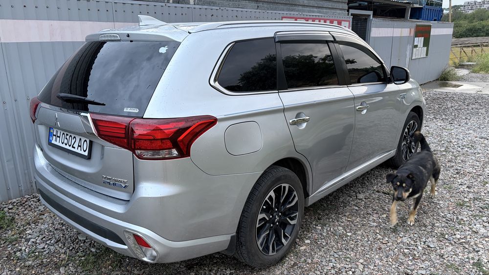 Mitsubihi outlender PHEV