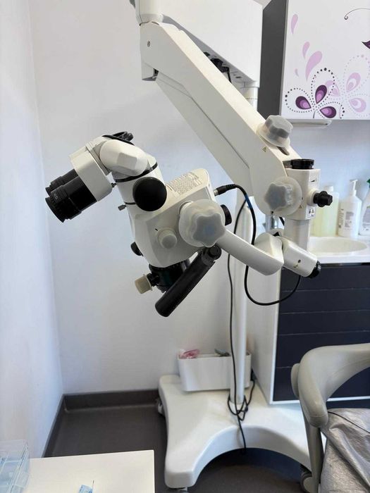 Microscópio Operatório e Dentário ALLTION (pouco uso)