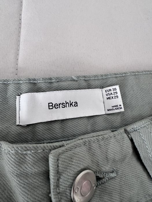 Calça cargo verde 36 Bershka