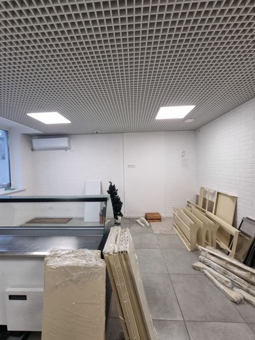 Продам комерцію з окремим входом Фасад