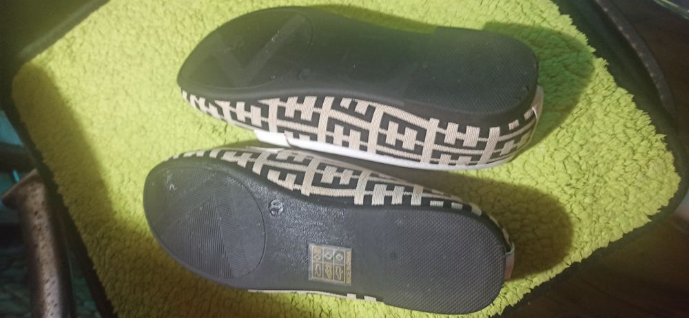 Śliczne NOWE buty mokasyny 41 wkl 26