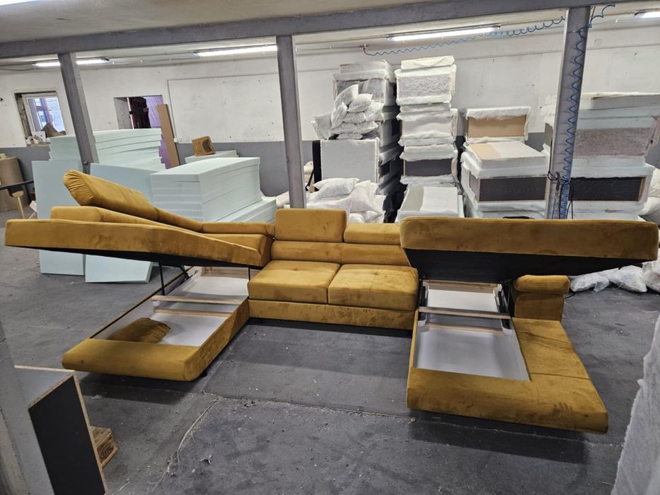 Narożnik U z funkcją spania, pojemnikiem  Regulowane zagłówki