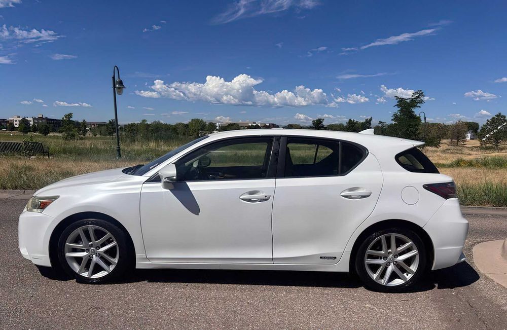 Lexus CT 200h      2017
