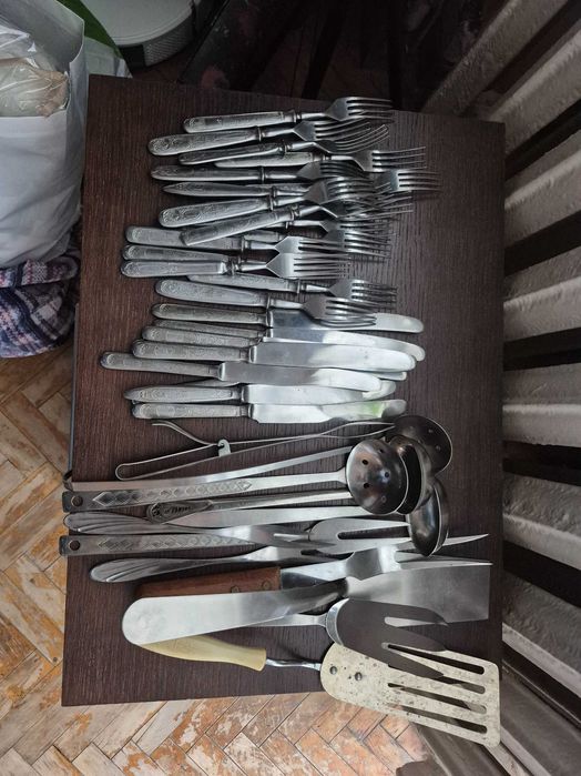 Продам ножи и вилки