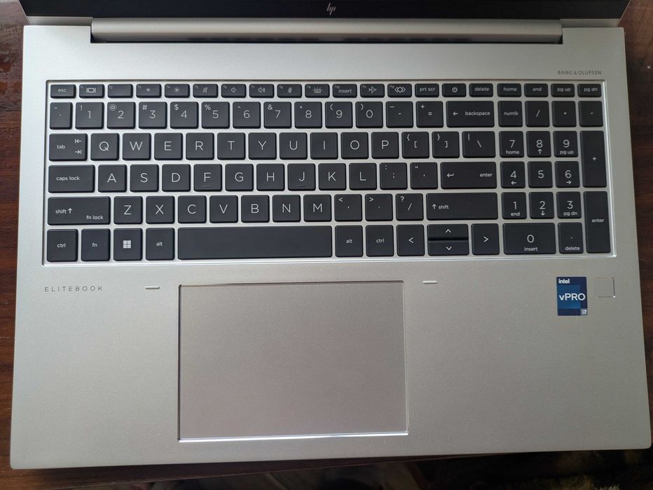 HP EliteBook 860 G10 ( Core i7-1370P, 32 Gb RAM, 512 Gb SSD)