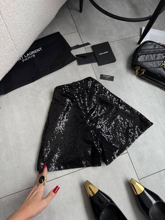 Шорты з паєтками