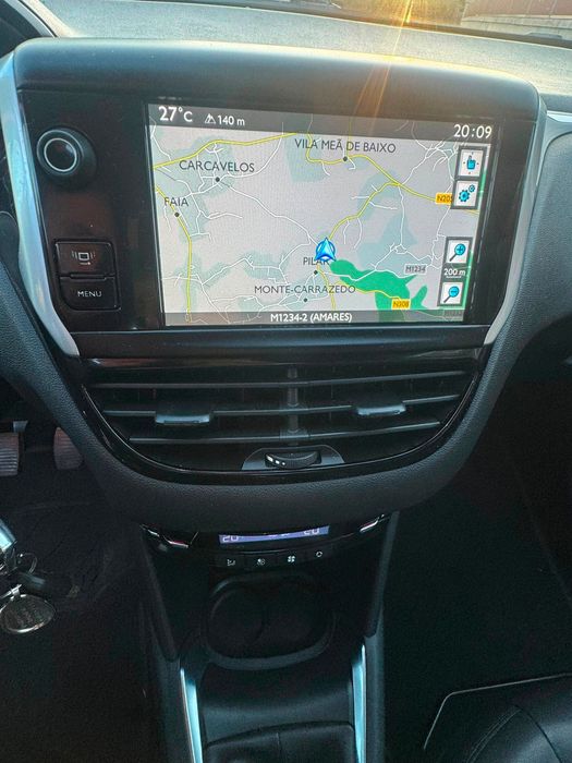 Peugeot 208 2014 — fotografia 5