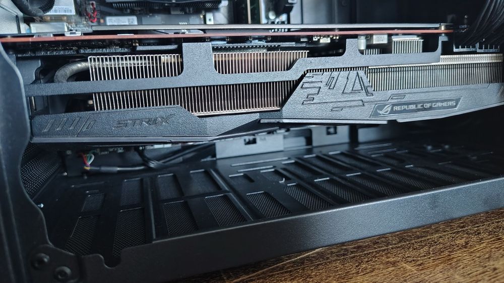 RX 5700 XT ASUS strix