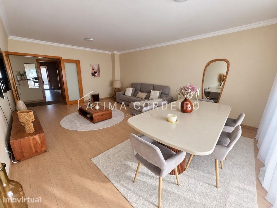 Excelente Apartamento T2 remodelado com parqueamento em ótima local...