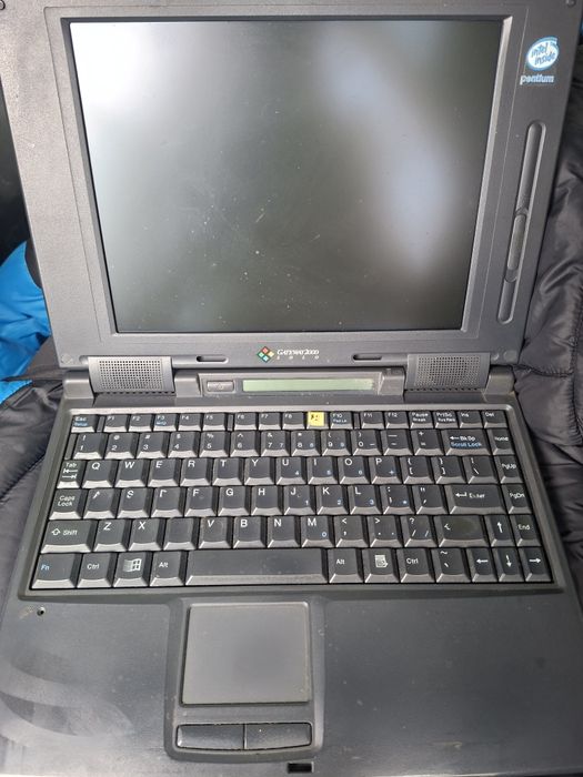 Stary Laptop Gatewsy 2000