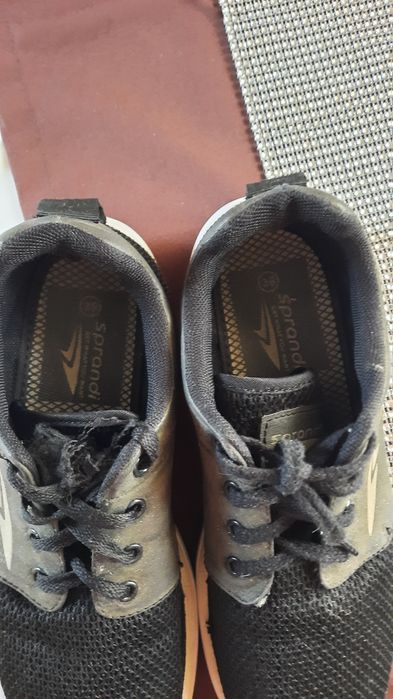 Buty sportowe rozm.39