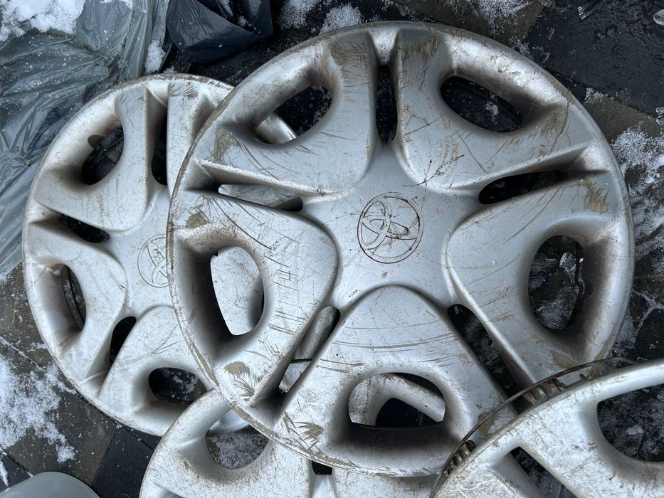 Kołpaki oryginalne Toyota 14