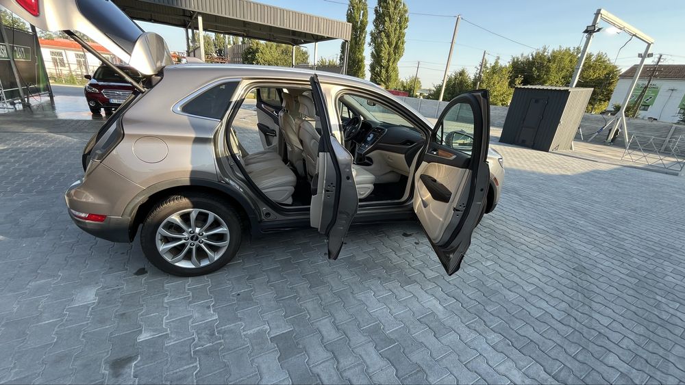 Lincoln MKC 2019 VIN 5LMCJ2C98KUL45197 фото оголошення 9 з 22