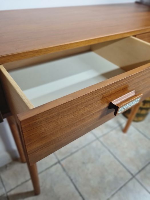 Konsola, małe biurko tekowe, skandynawski design,Szwecja lata 60,mid-c