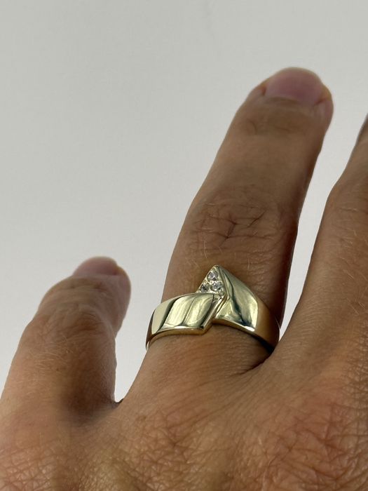 Złoty pierścionek rozmiar 17