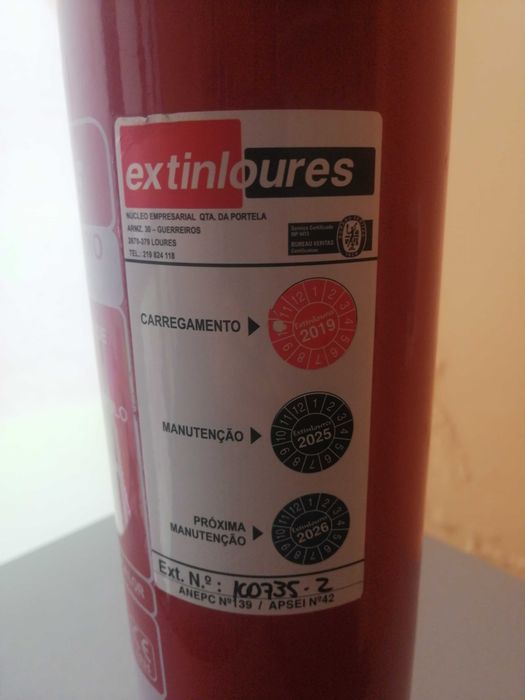1 Extintor de Incêndio CO2 2kg – Carregados e Selados