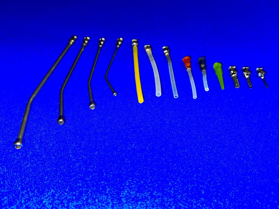 Seringas e ponteiras para aves de medio porte