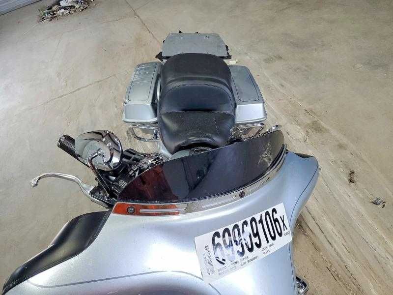 2012 Harley-Davidson FLHTC ELECTRA Glide CLASSIC